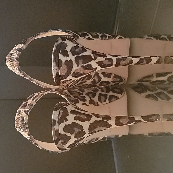 INC BRIAN ATWOOD snakeskin sandals.5in heel, sz 38.5 Like A new - Picture 5 of 11